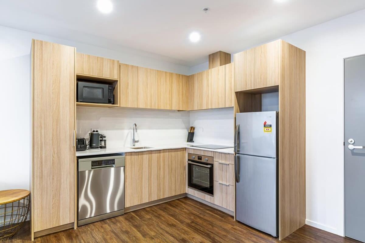 Stunning Ellerslie Apartment + Private Balcony Auckland Kültér fotó
